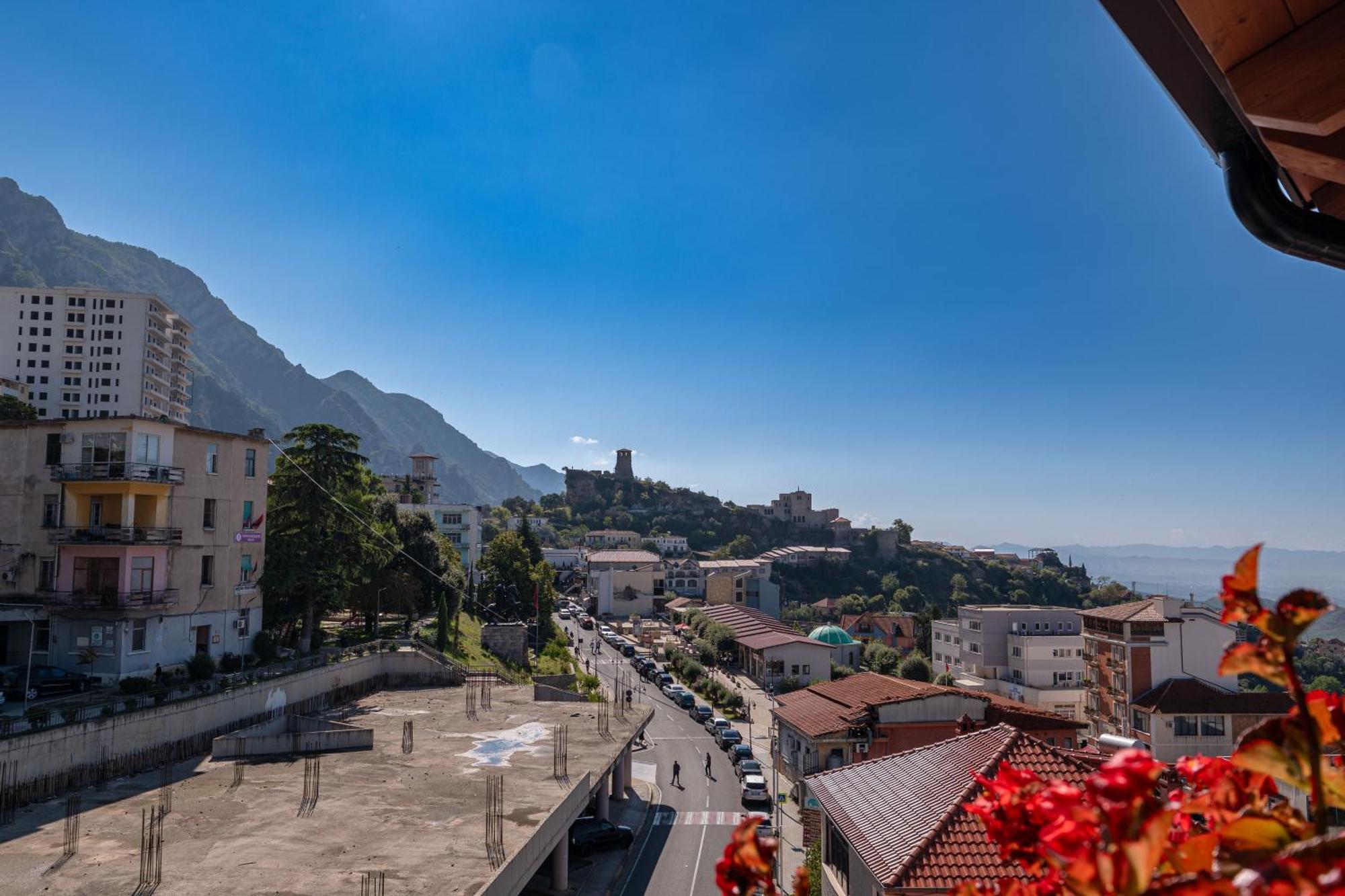 Hotel Dior Krujë Exteriör bild