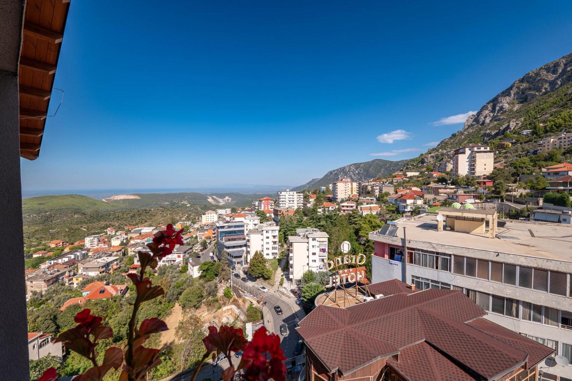 Hotel Dior Krujë Exteriör bild