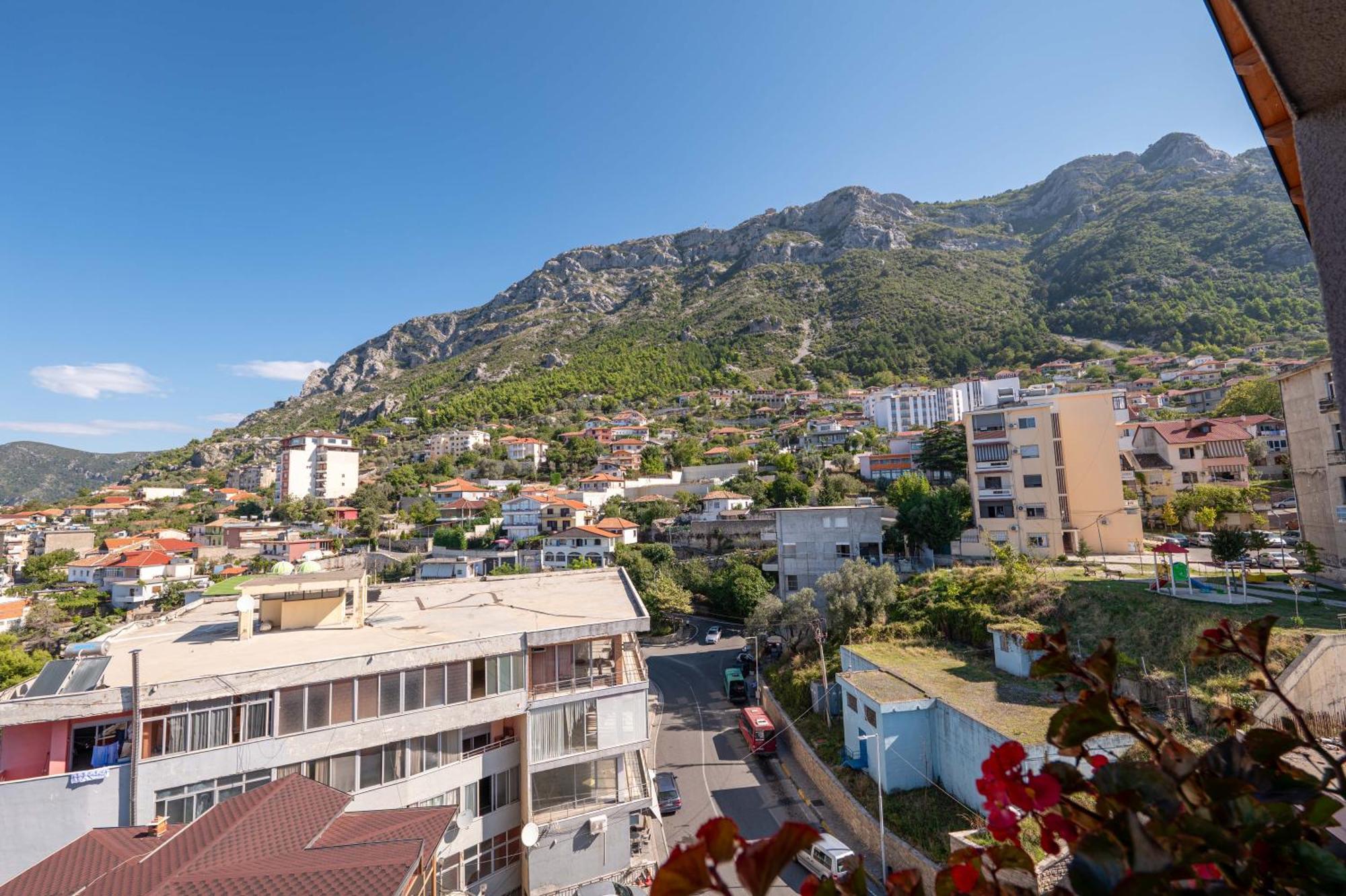 Hotel Dior Krujë Exteriör bild