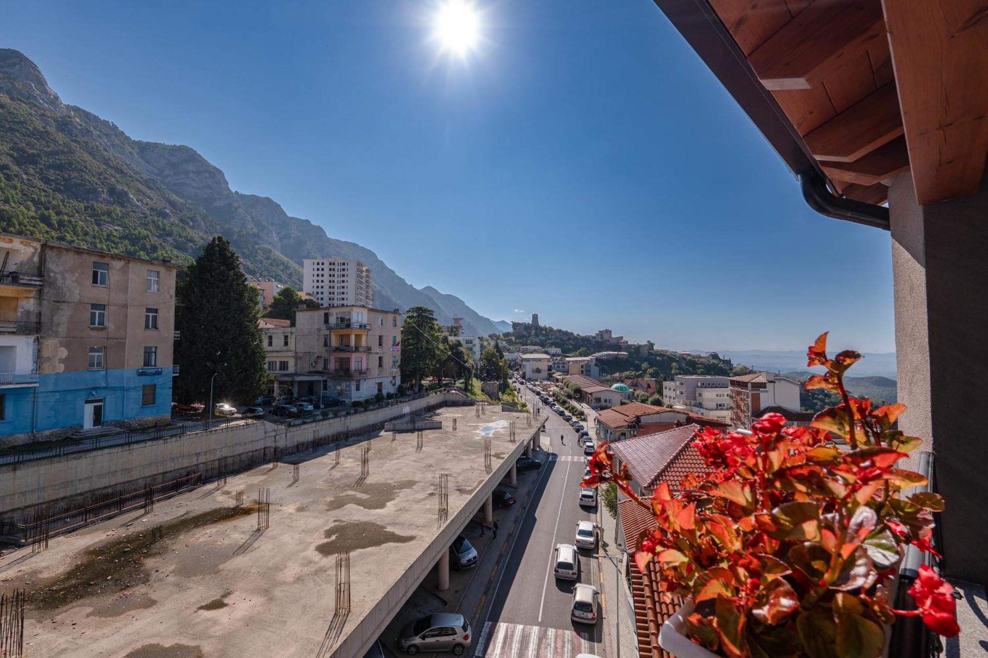 Hotel Dior Krujë Exteriör bild