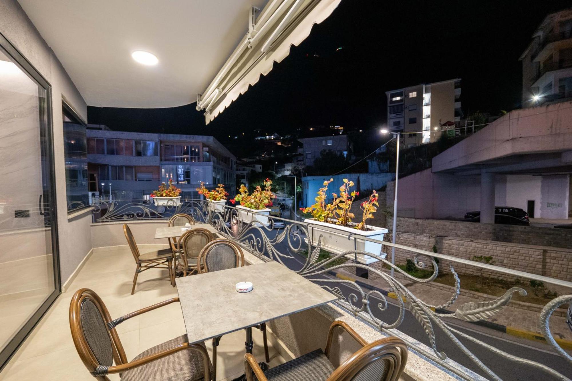 Hotel Dior Krujë Exteriör bild