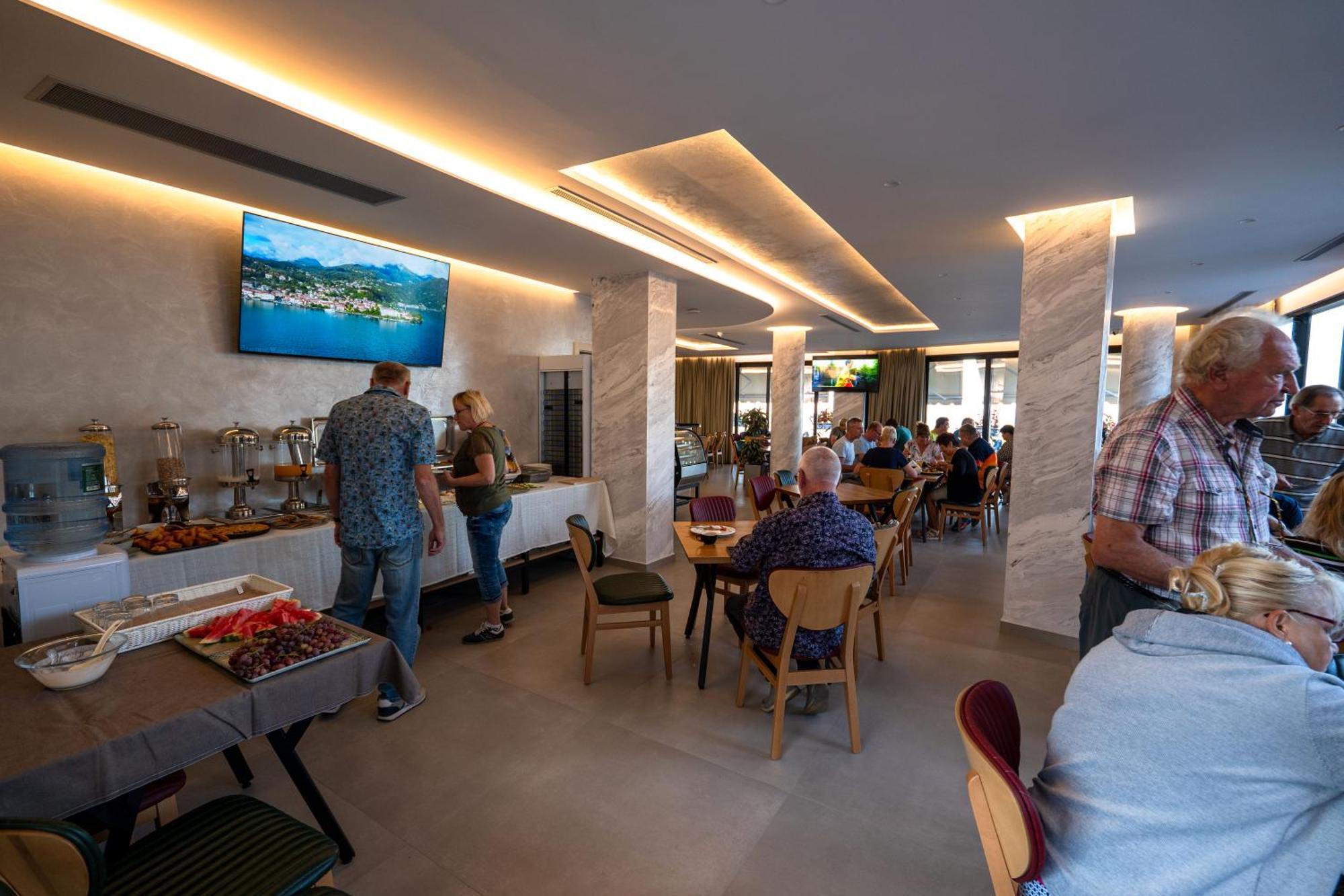 Hotel Dior Krujë Exteriör bild