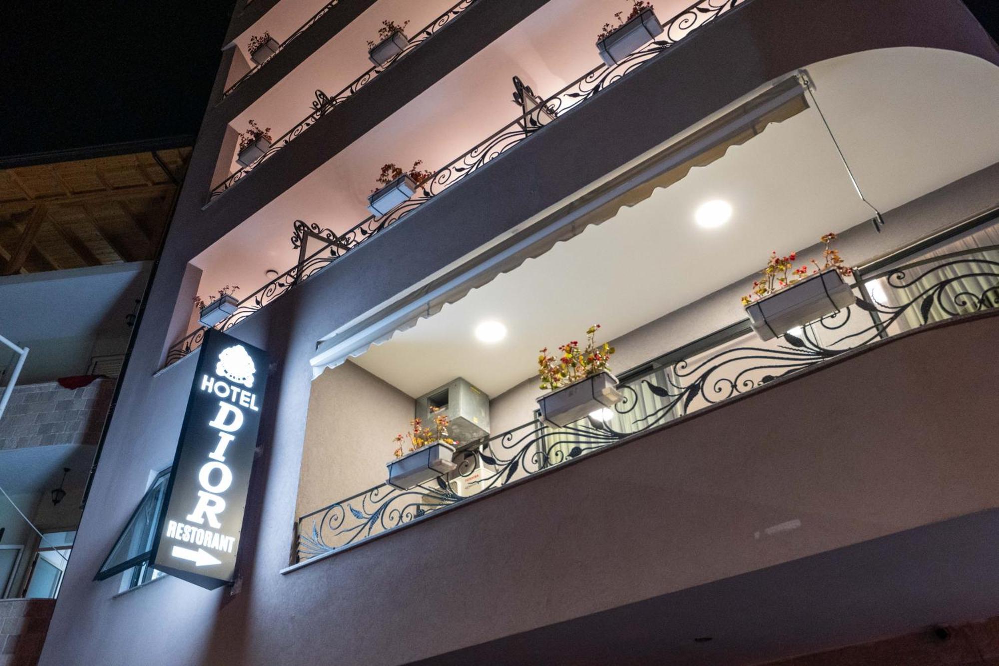 Hotel Dior Krujë Exteriör bild