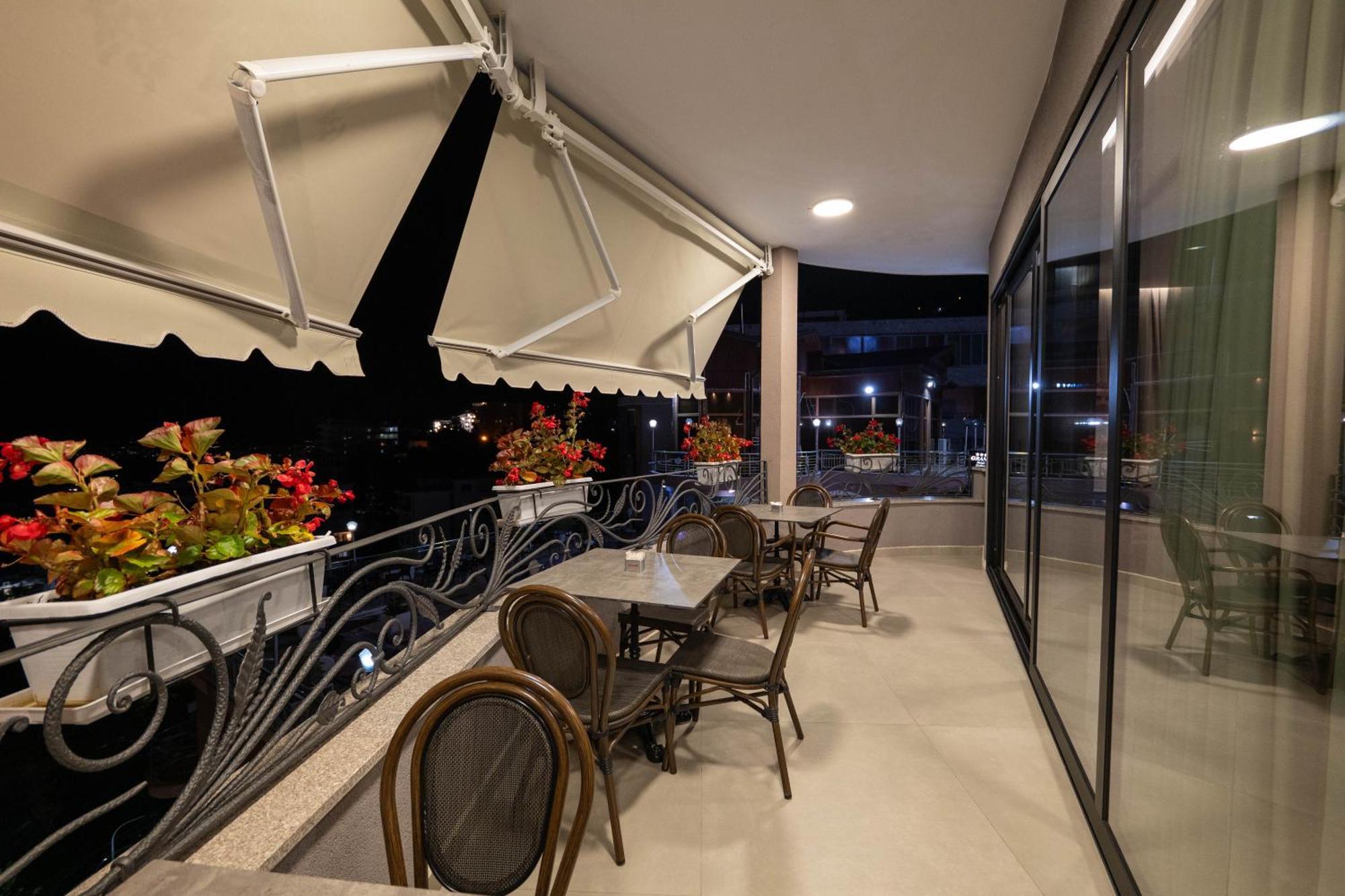 Hotel Dior Krujë Exteriör bild