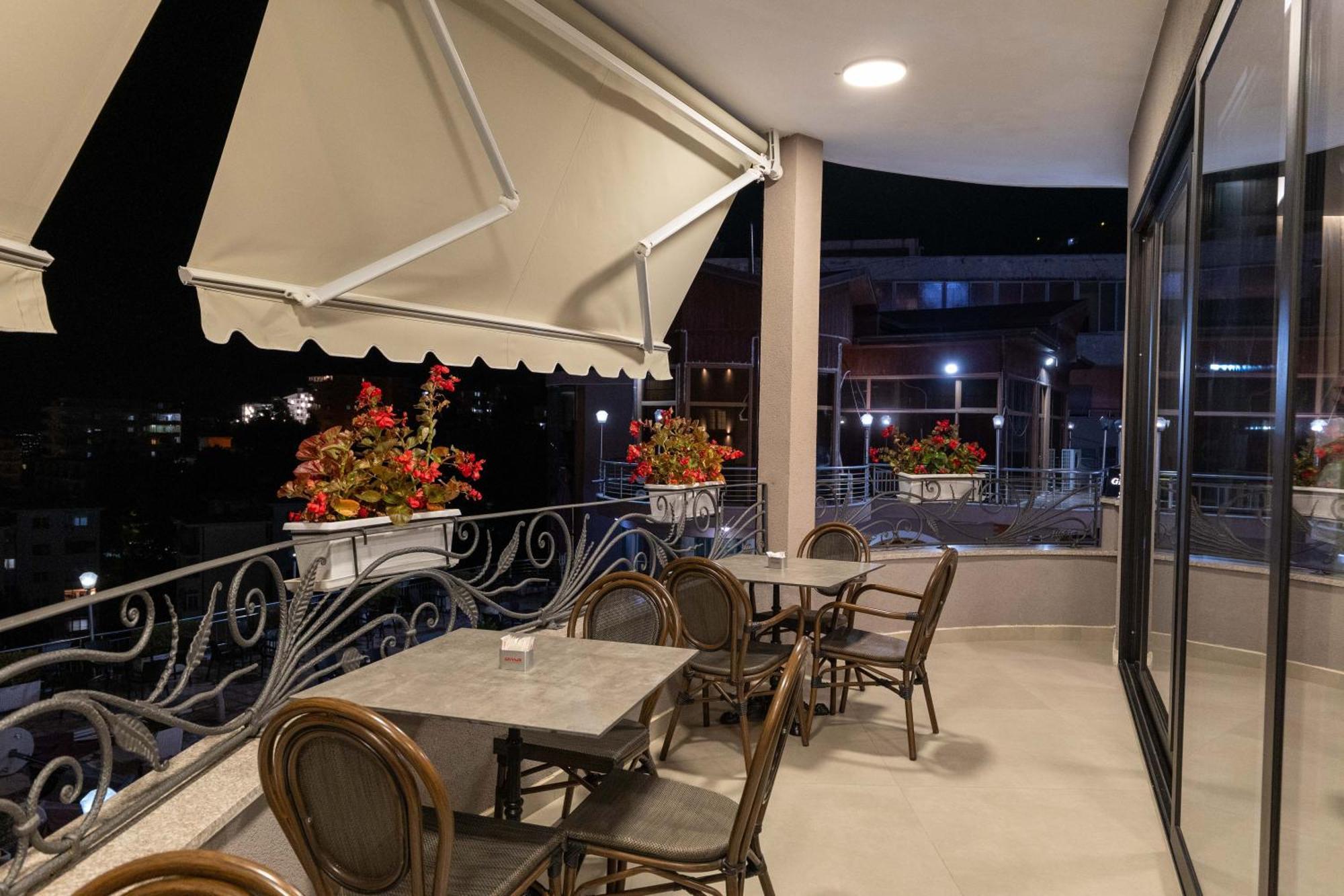 Hotel Dior Krujë Exteriör bild