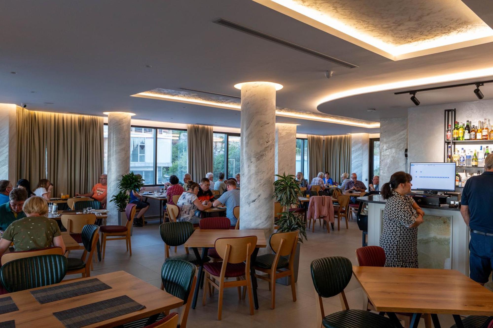 Hotel Dior Krujë Exteriör bild
