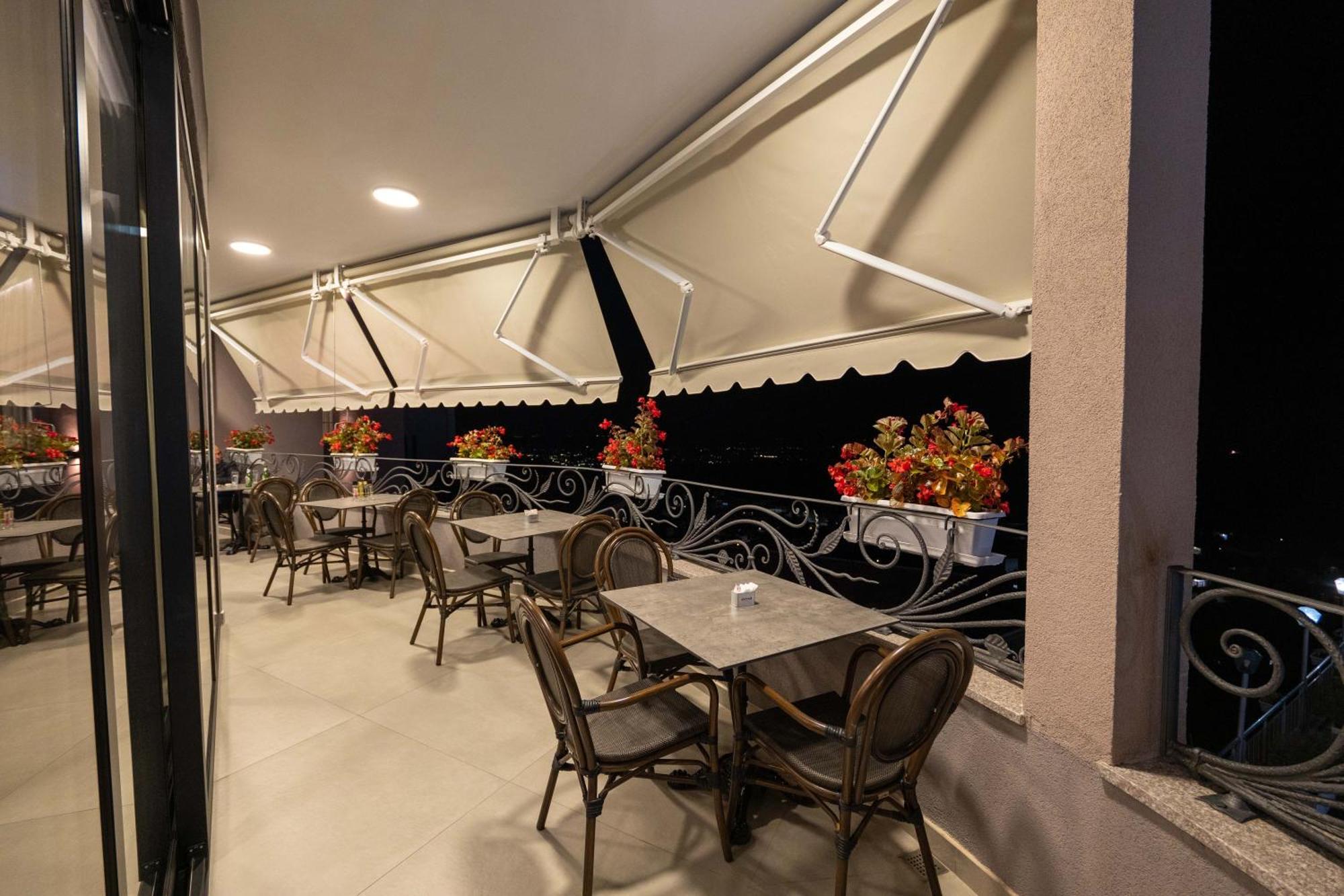 Hotel Dior Krujë Exteriör bild