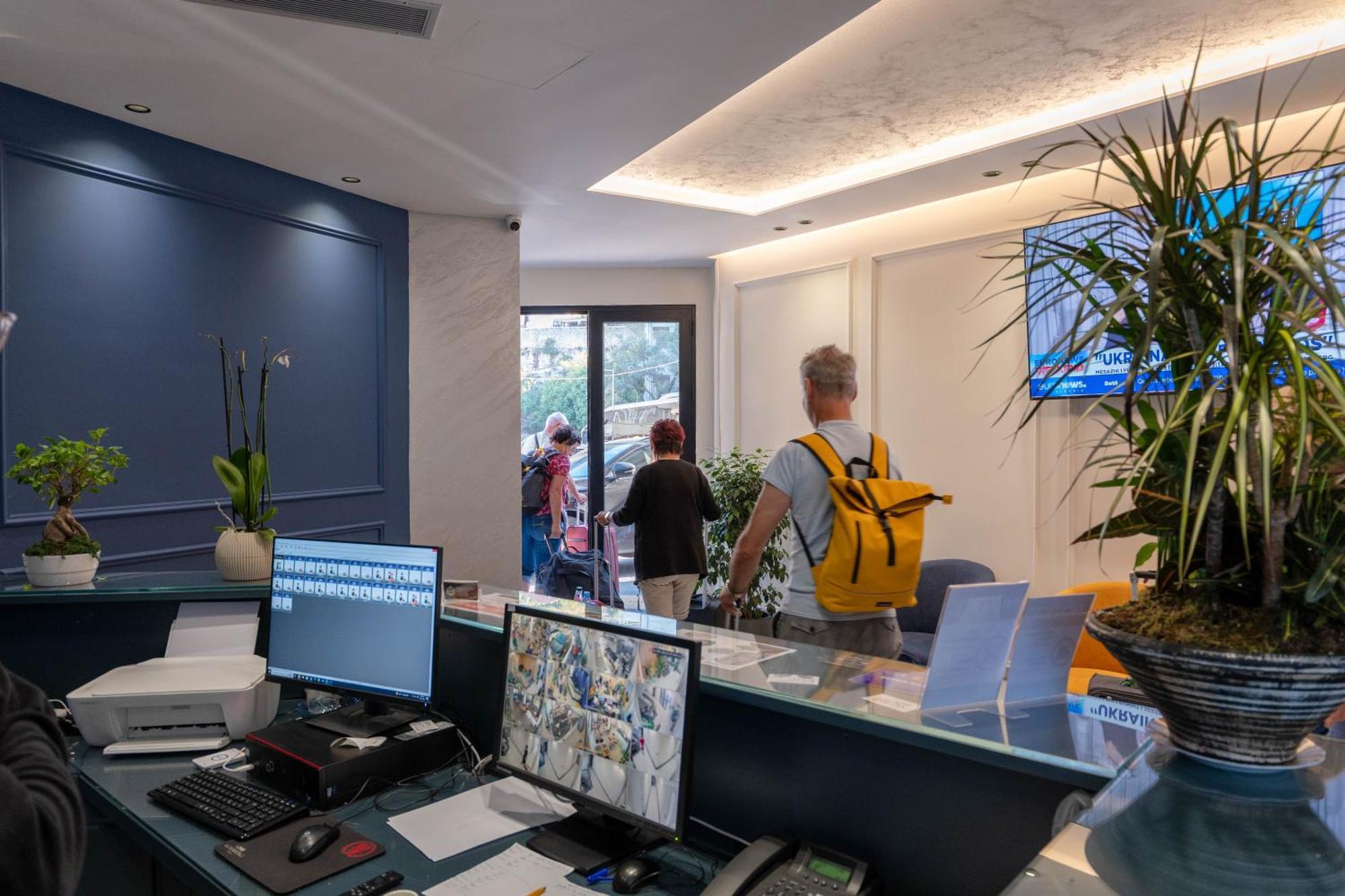 Hotel Dior Krujë Exteriör bild