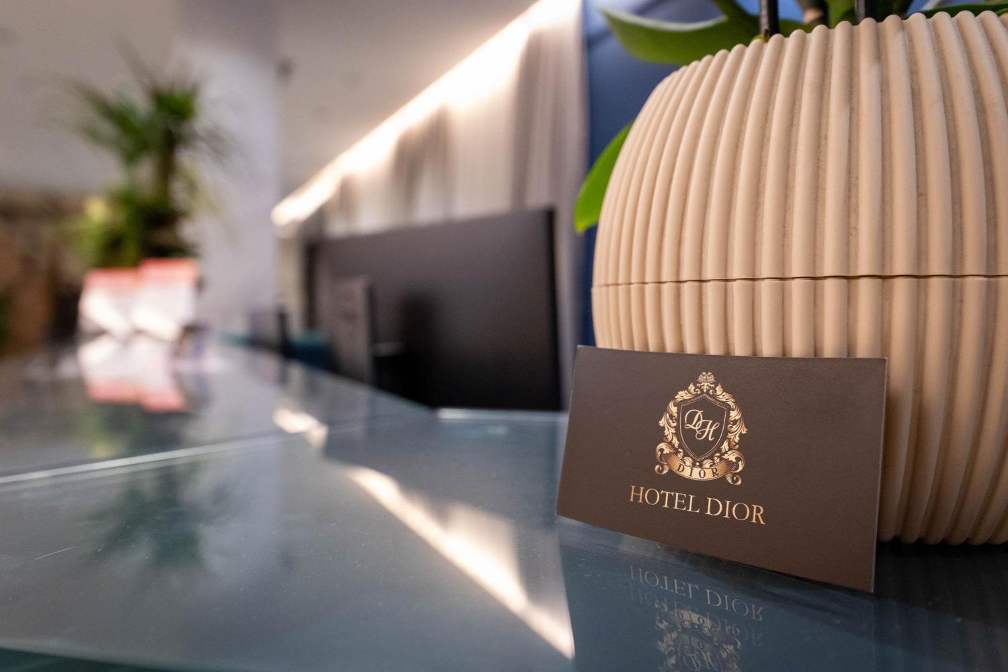 Hotel Dior Krujë Exteriör bild