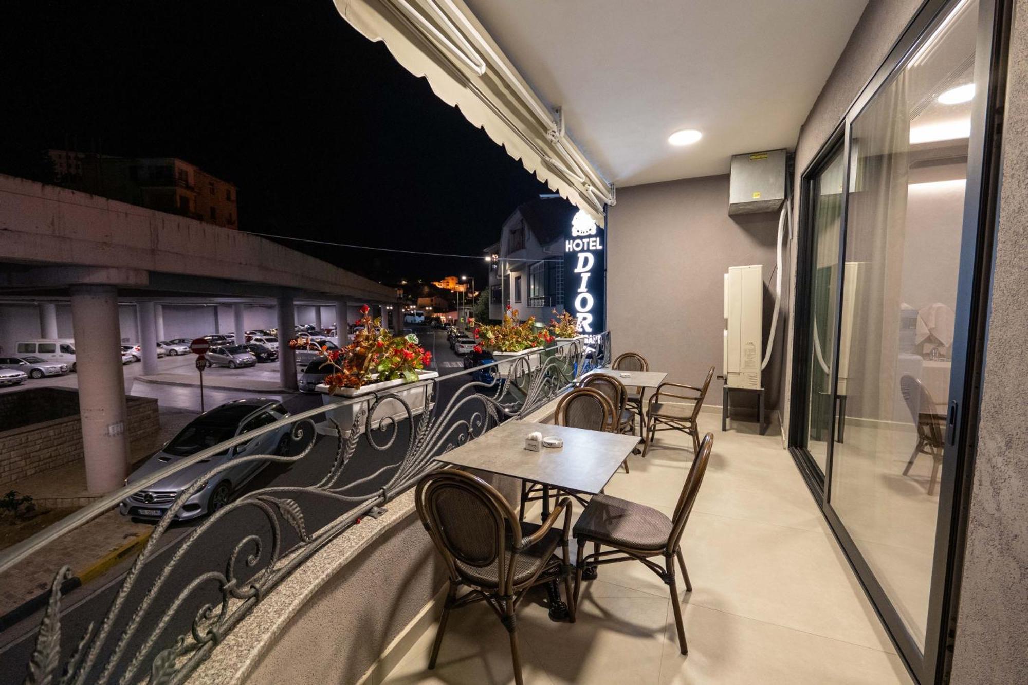 Hotel Dior Krujë Exteriör bild