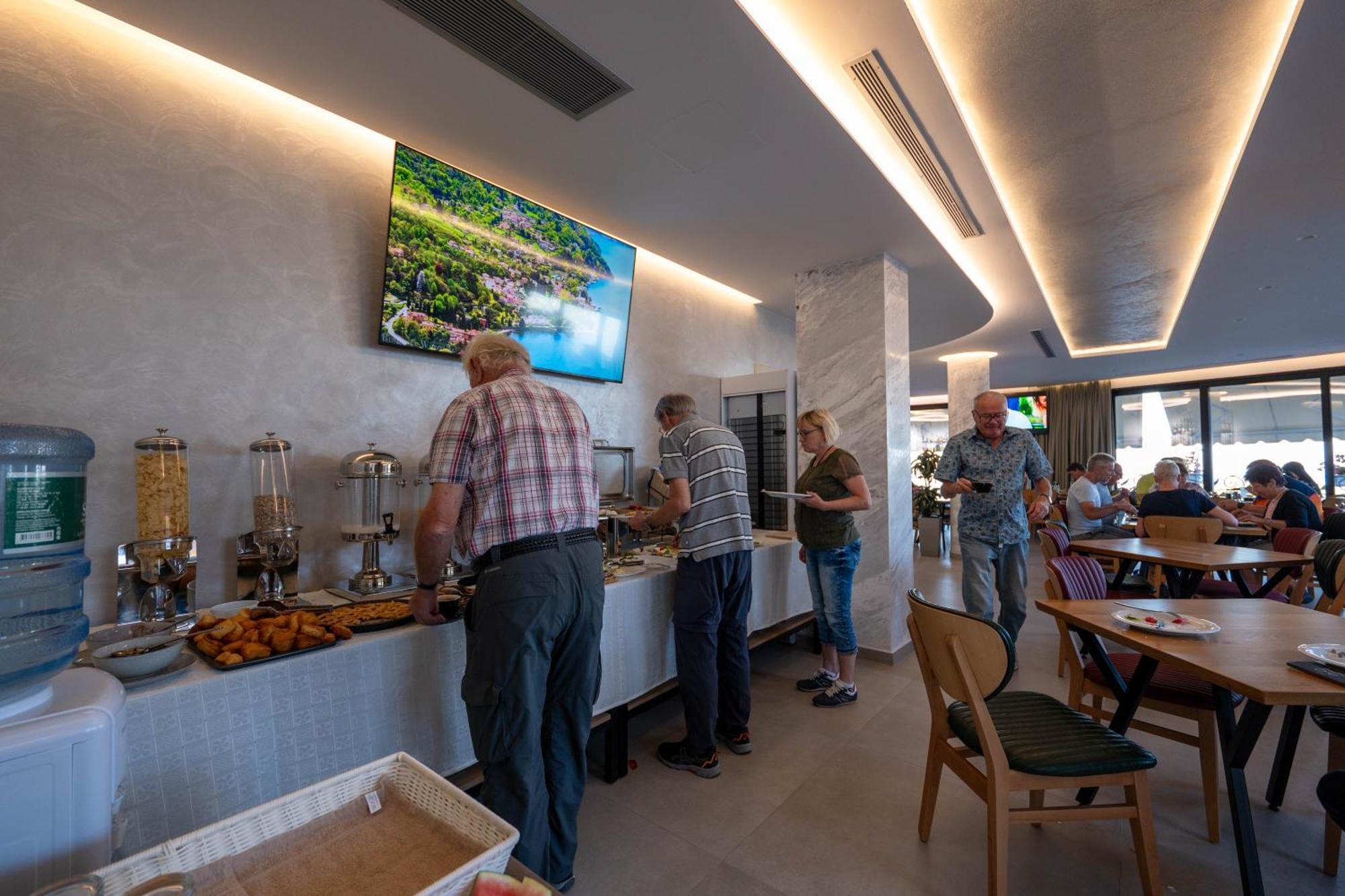 Hotel Dior Krujë Exteriör bild