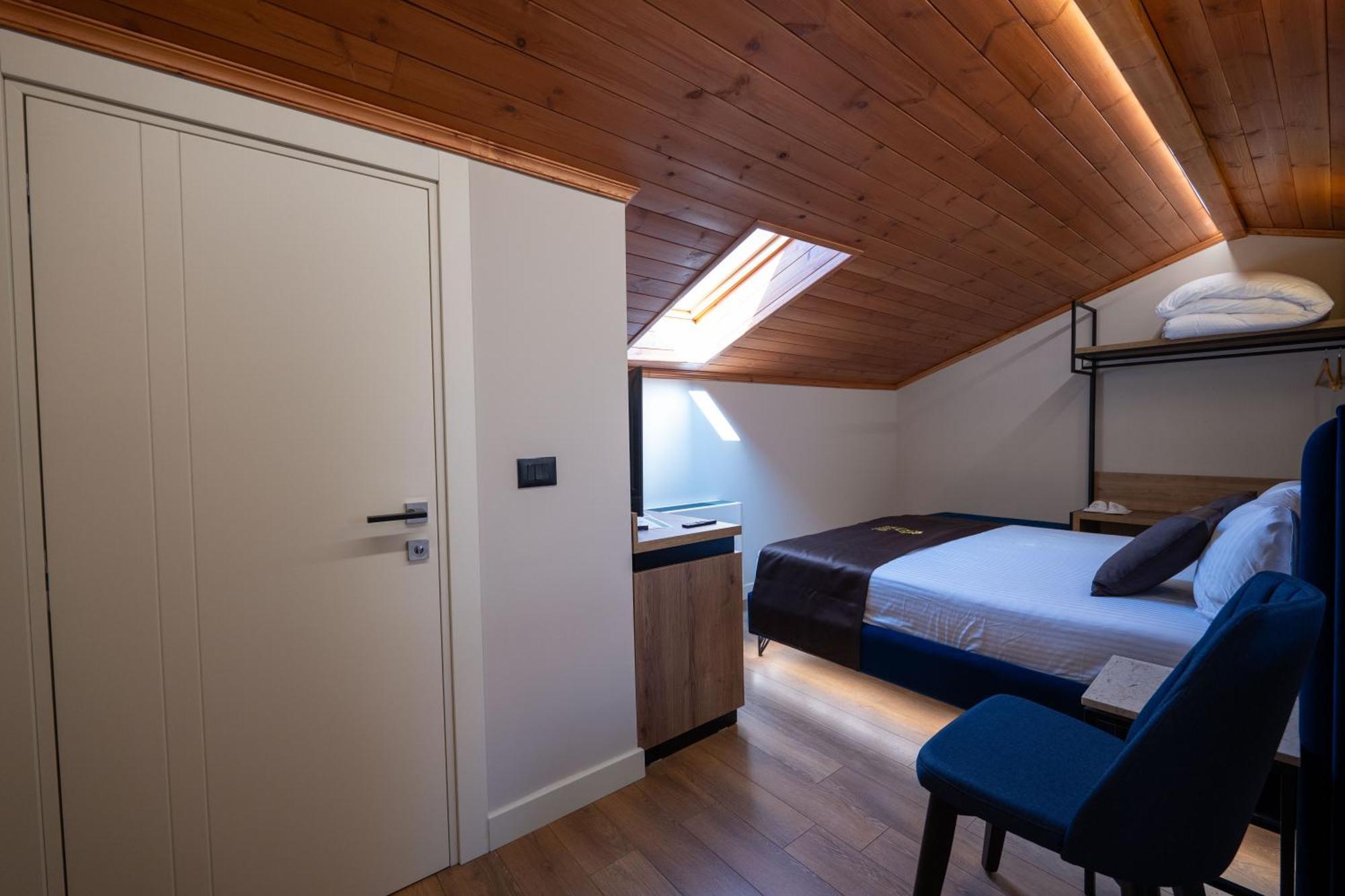 Hotel Dior Krujë Exteriör bild