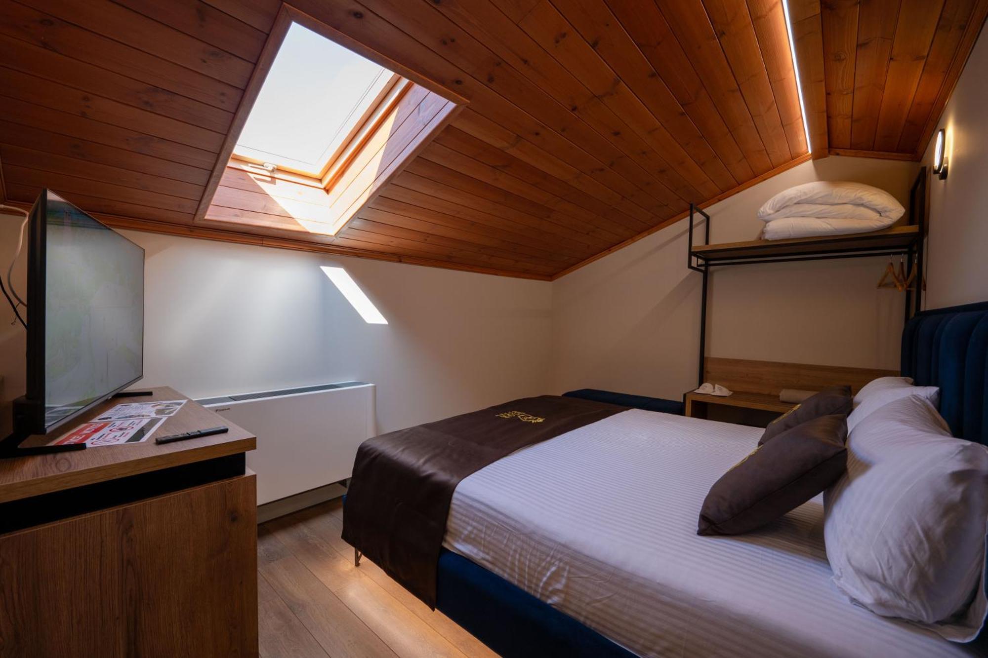 Hotel Dior Krujë Exteriör bild