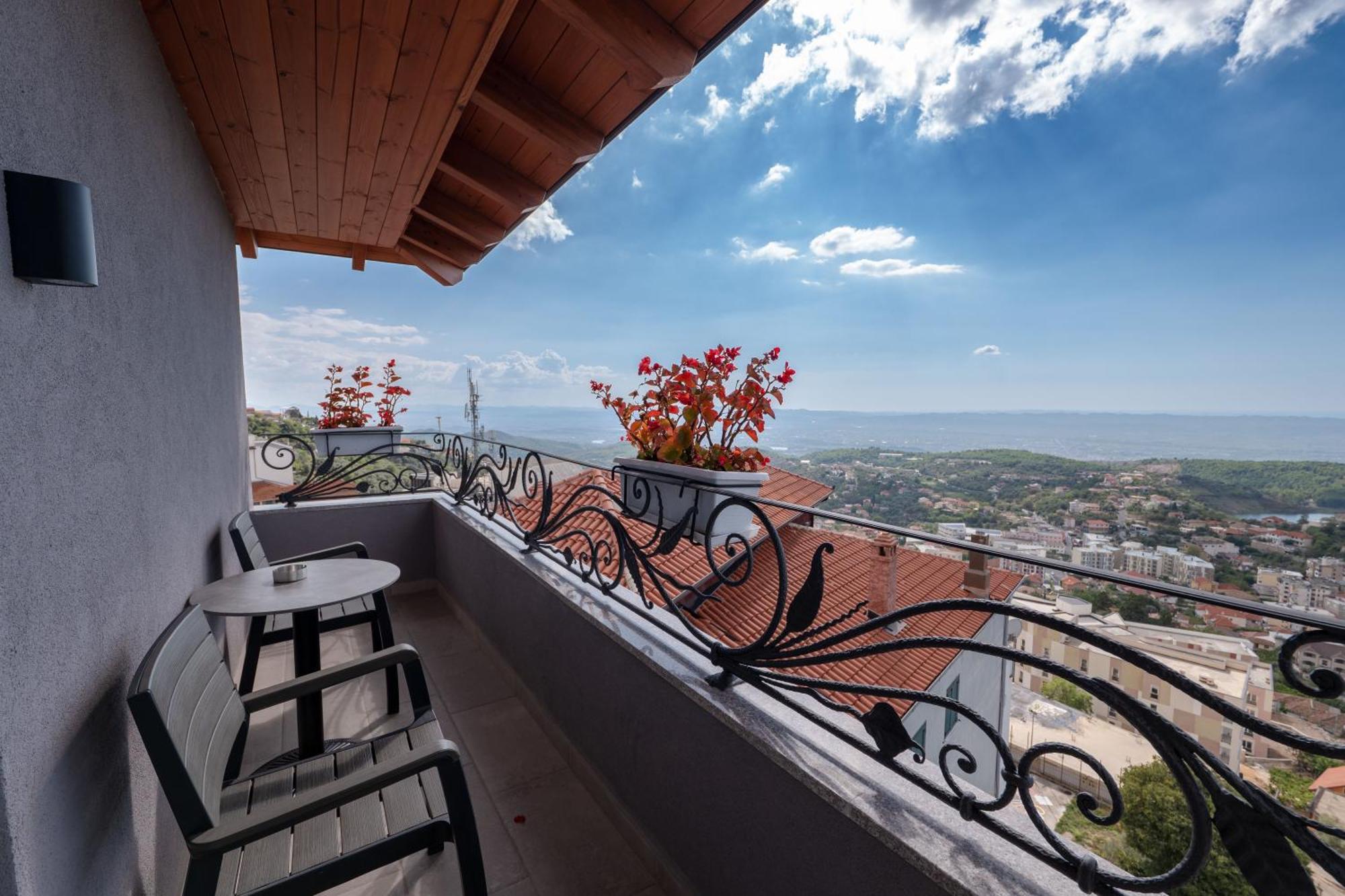 Hotel Dior Krujë Exteriör bild
